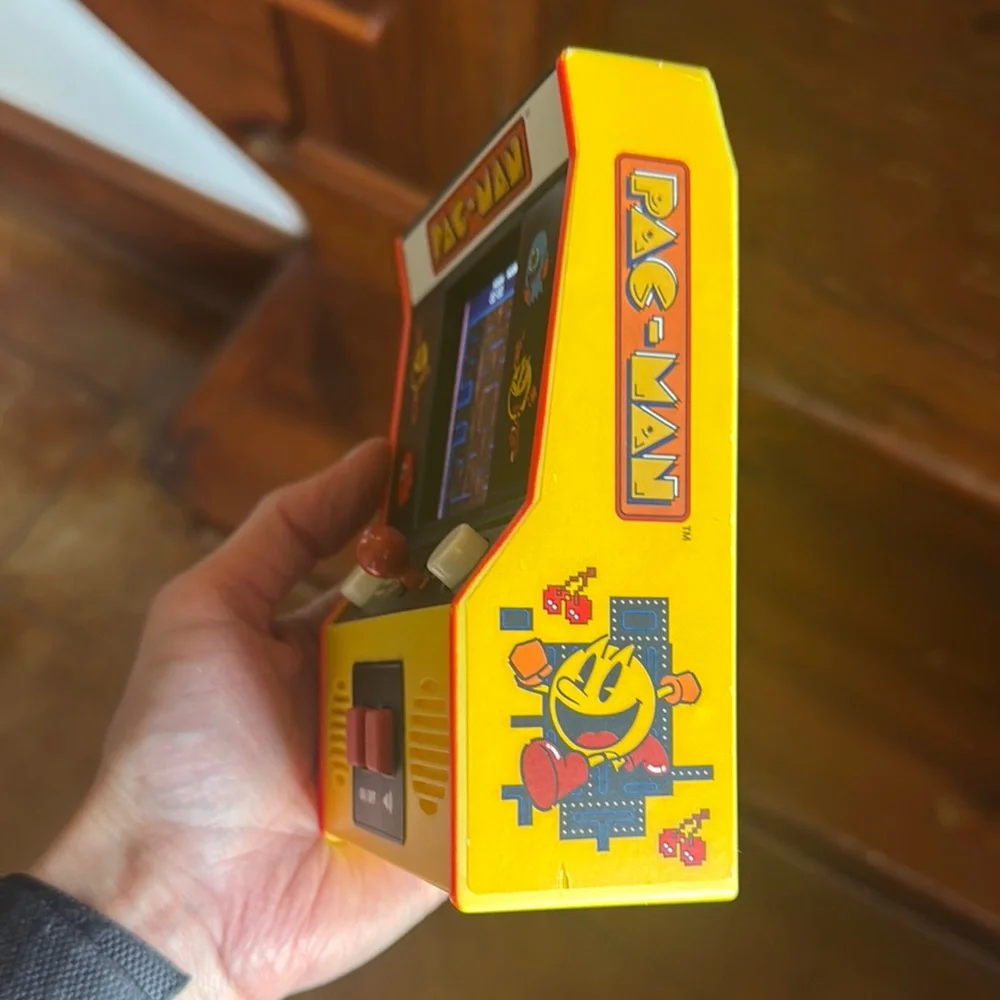 Retro Mini Arcade Game - Yellow and Red